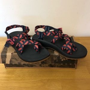 Women’s size 9 Chaco Z2 Cloud